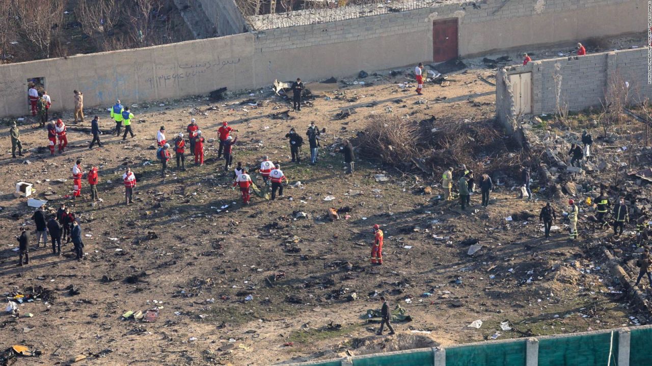 CNNE 757009 - asi cayo el avion ucraniano en iran