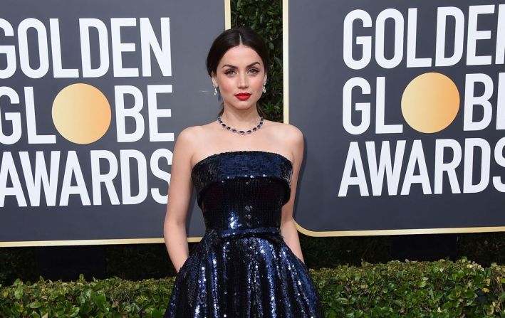 La actriz Ana de Armas eligió este vestido para los Golden Globe.