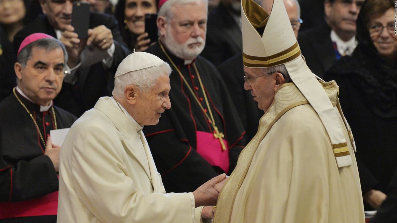 CNNE 758765 - benedicto xvi termina con la polemica sobre el celibato