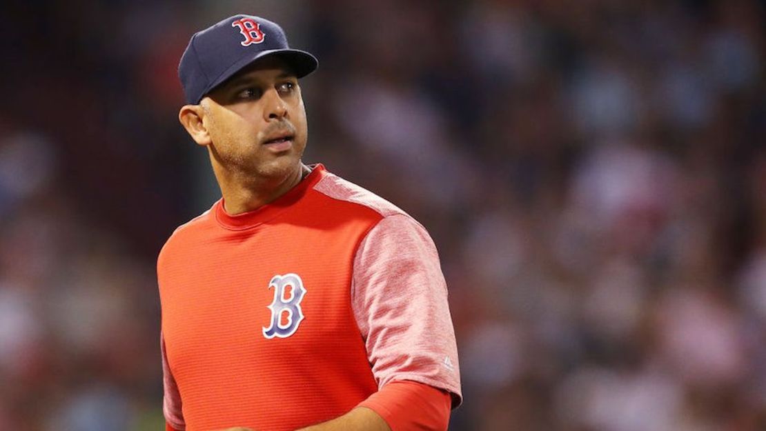 Alex Cora fue despedido como manager de los Boston Red Sox.