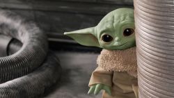 CNNE 759388 - un baby yoda personalizado