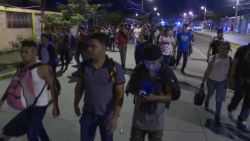 CNNE 759407 - una nueva caravana de migrantes sale desde honduras