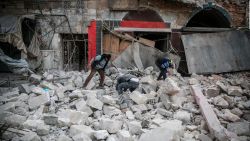 CNNE 760317 - decenas de muertos durante bombardeos en siria