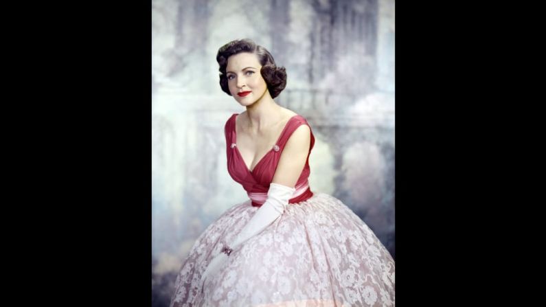 La actriz protagonizó las comedias "Life With Elizabeth" y "Date With the Angels" en los años 50. Esta foto de 1957 es de la promoción de este último programa.