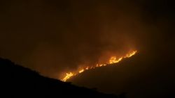 CNNE 761105 - logran sofocar incendios en quito