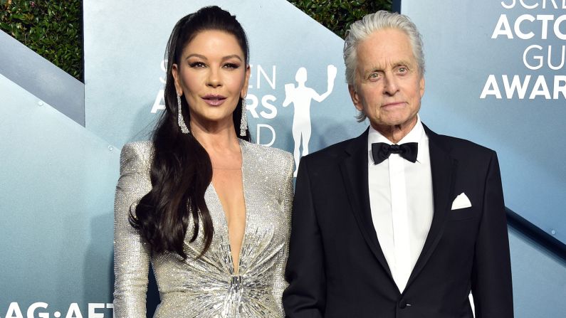 Michael Douglas estuvo nominado en la categoría de mejor actuación en serie de comedia por su papel de Sandy Kominsky en la serie original de Netflix “The Kominsky Method”. Tony Shalhoud de “The Marvelous Mrs. Maisel” fue el ganador.