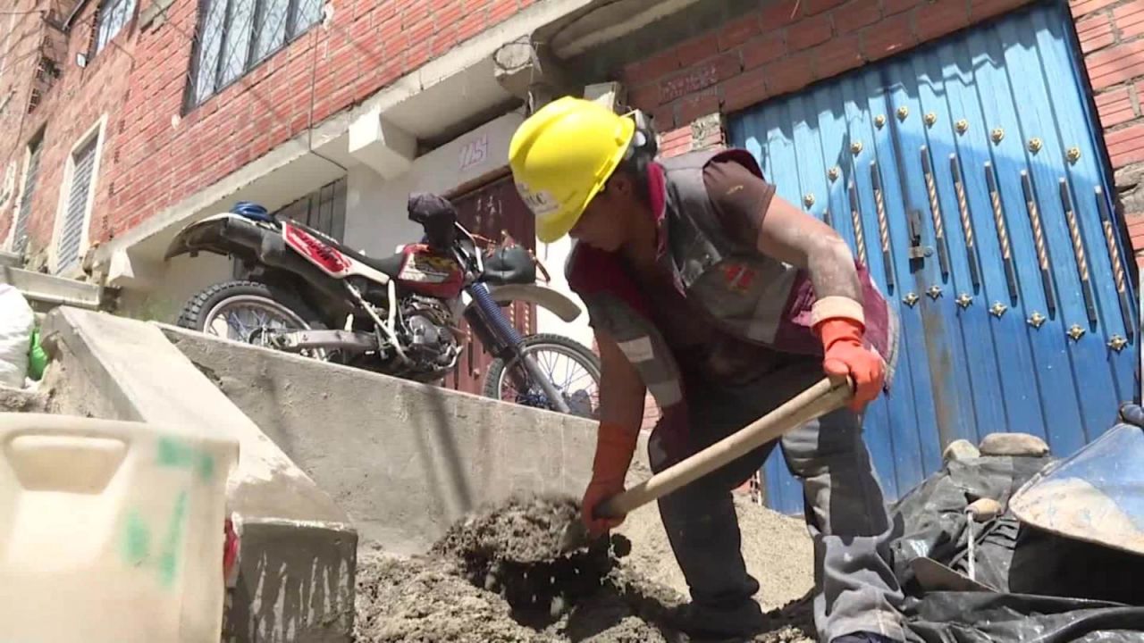 CNNE 762265 - bolivianas construyen cimientos contra la discriminacion