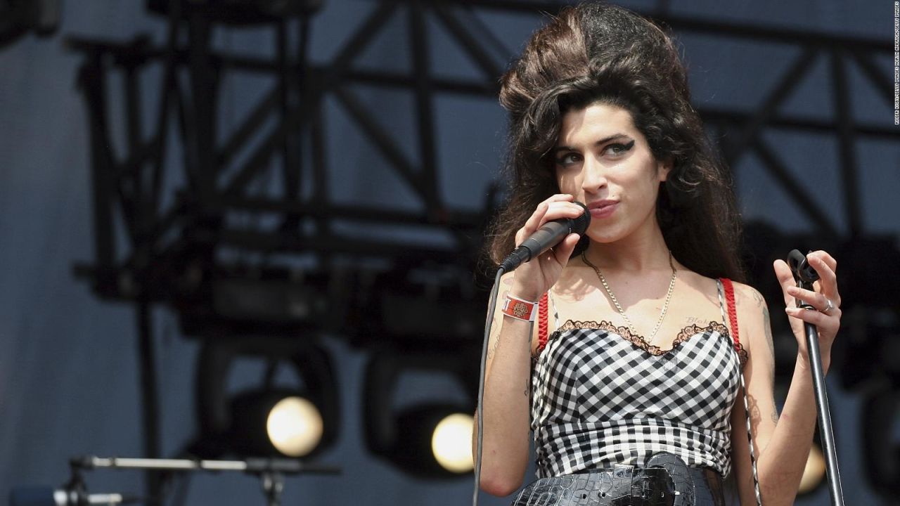 CNNE 763489 - asi es la muestra sobre amy winehouse en los angeles