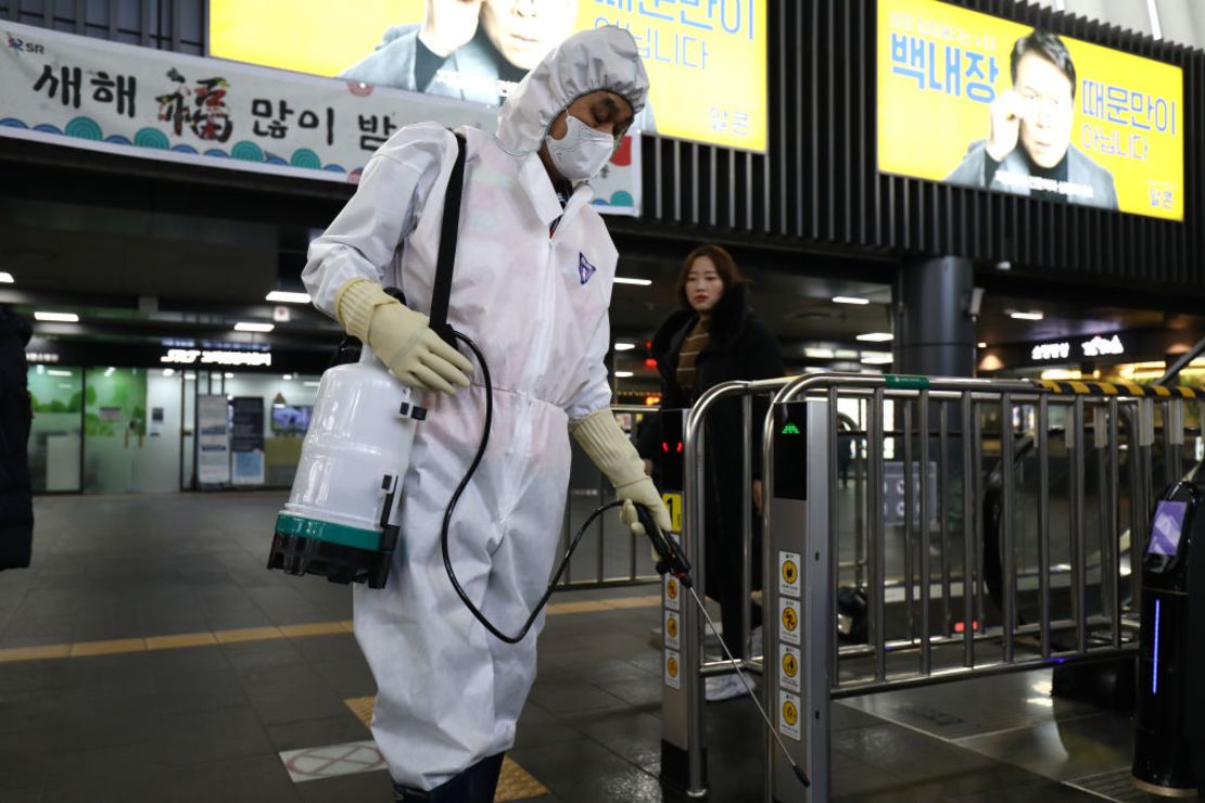 CNNE 764537 - china's wuhan coronavirus spreads to south korea