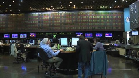 CNNE 764631 - multiplicidad de cotizaciones del dolar en argentina