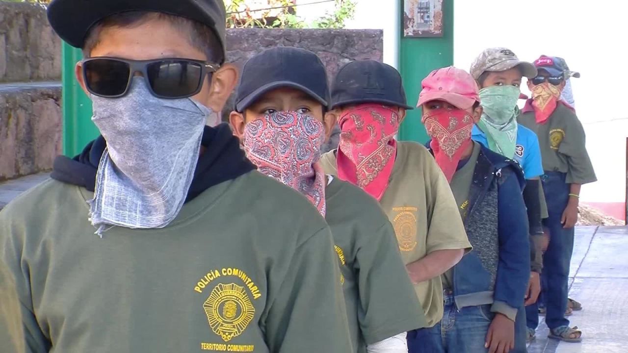 CNNE 766806 - reclutan a ninos en las policias comunitarias en guerrero