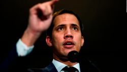 CNNE 769280 - guaido pide que paises apoyen una alternativa al gobierno de maduro