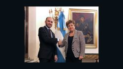 CNNE 770606 - argentina- reunion entre ministro de economia y titular del fmi