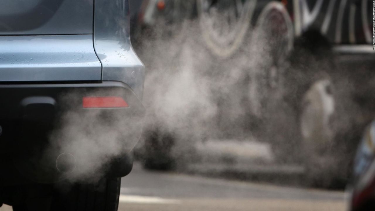 CNNE 770947 - el reino unido prohibira las ventas de autos a gasolina a partir de 2035