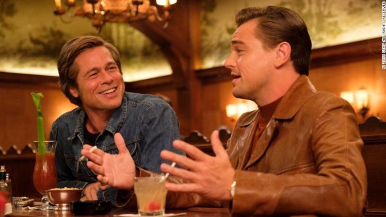 "Once Upon a Time...in Hollywood" recrea la historia de la meca del cine en 1969 desde la visión del director Quentin Tarantino en su novena película. Brad Pitt, que interpreta Cliff Booth, un doble de Rick Dalton (Leonardo DiCaprio), está nominado a Mejor actor de reparto este año.