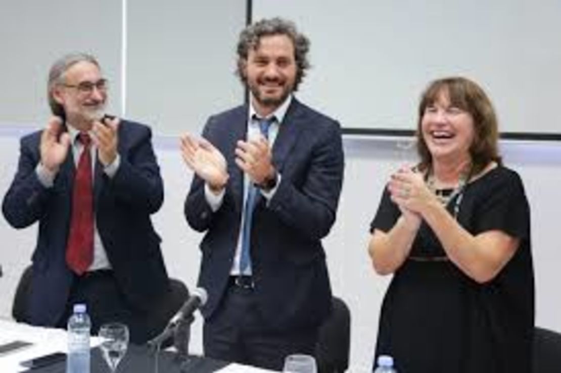 Luis Basterra, ministro de Agricultura; Santiago Cafiero, jefe de Gabinete, y Susana Mirassou, nueva presidenta del INTA.