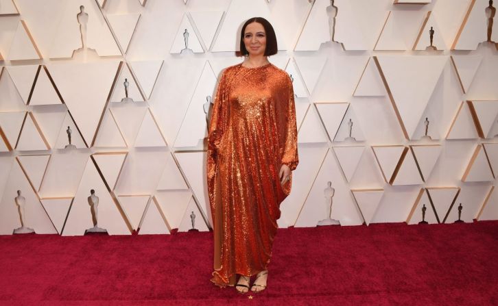 La actriz estadounidense Maya Rudolph en la alfombra roja de los premios Oscar 2020.