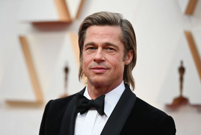 Brad Pitt, nominado por su papel en la cinta “Once Upon a Time… In Hollywood”, en la alfombra roja de los premios Oscar 2020.