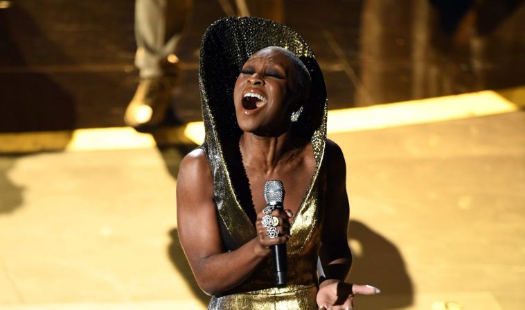 Cynthia Erivo interpreta “Stand Up” el tema principal de “Harriet”, cinta con la que está nominada al Oscar en las categorías de mejor actriz y mejor canción original.