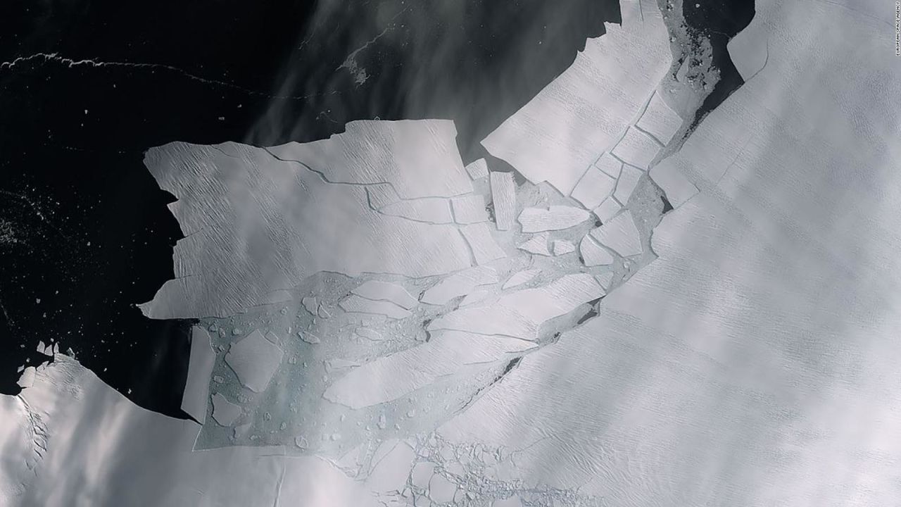 CNNE 774819 - un iceberg gigante se desprendio de glaciar en antartica