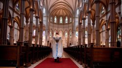 CNNE 775050 - un sacerdote considera que el aborto es mas atroz que la pederastia