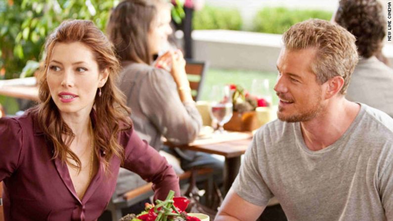 “Valentine’s Day” (2010) – Eric Dane, Jessica Biel, Julia Roberts, Jamie Foxx, Anne Hathaway, Ashton Kutcher, Jennifer Garner, Taylor Swift y Jessica Alba dan vida a algunos de los personajes de esta cinta que está calificada con un 5,7/10 en IMDb.