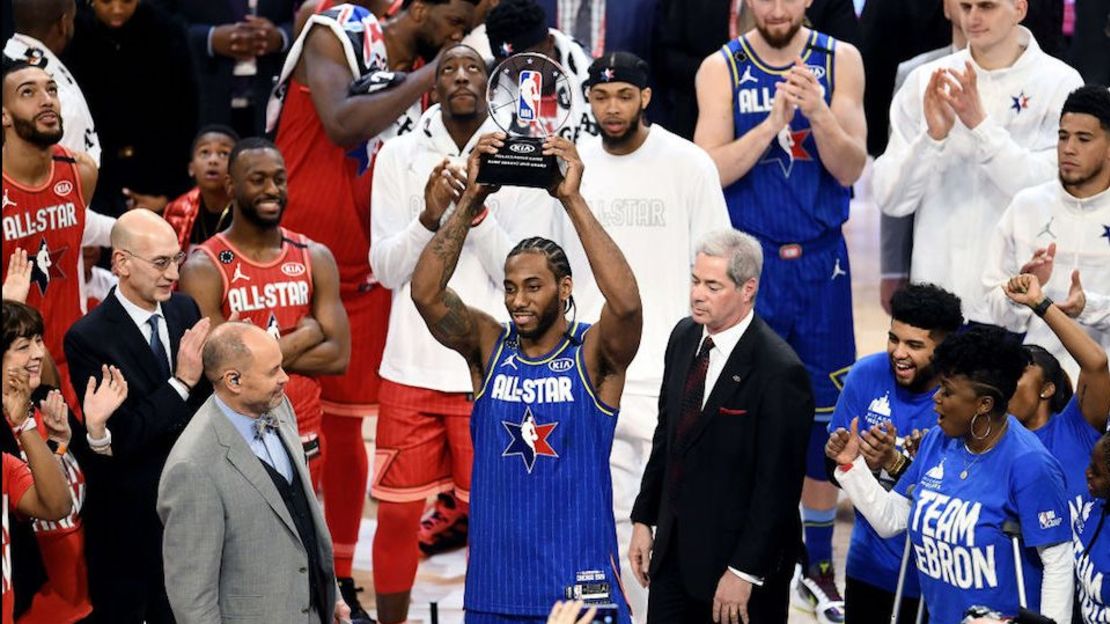 Kawhi Leonard ganó el premio MVP nombrado por primera vez en honor de Kobe Bryant.