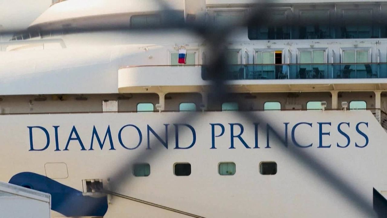 CNNE 778560 - el desembarco de los pasajeros del diamond princess