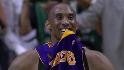 CNNE 780879 - emocion-y-lagrimas-en-el-ultimo-adios-a-kobe-bryant