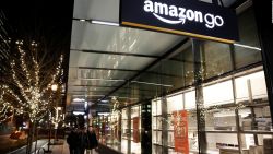 CNNE 781790 - amazon abre su nuevo supermercado sin cajeros