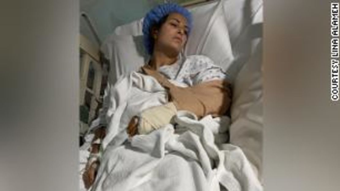 Lina Alameh en su cama de hospital.