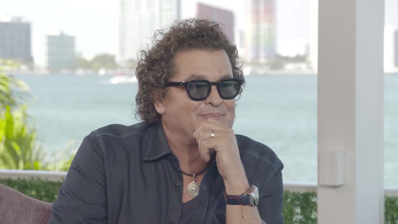 CNNE 783534 - carlos vives le dedico un grammy a un presidente