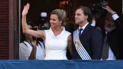 CNNE 784101 - luis lacalle pou asume como nuevo presidente de uruguay