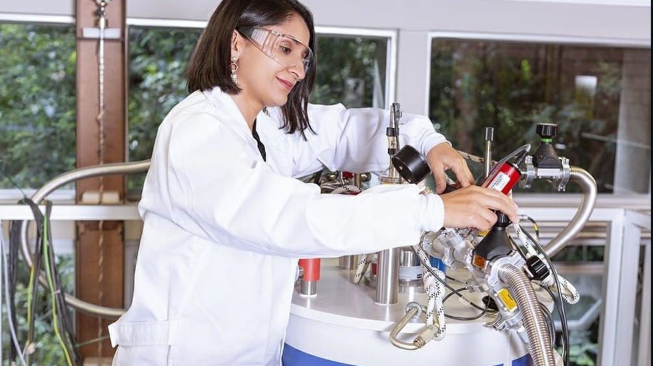 CNNE 784620 - semana de las mujeres- una cientifica colombiana en la mira mundial