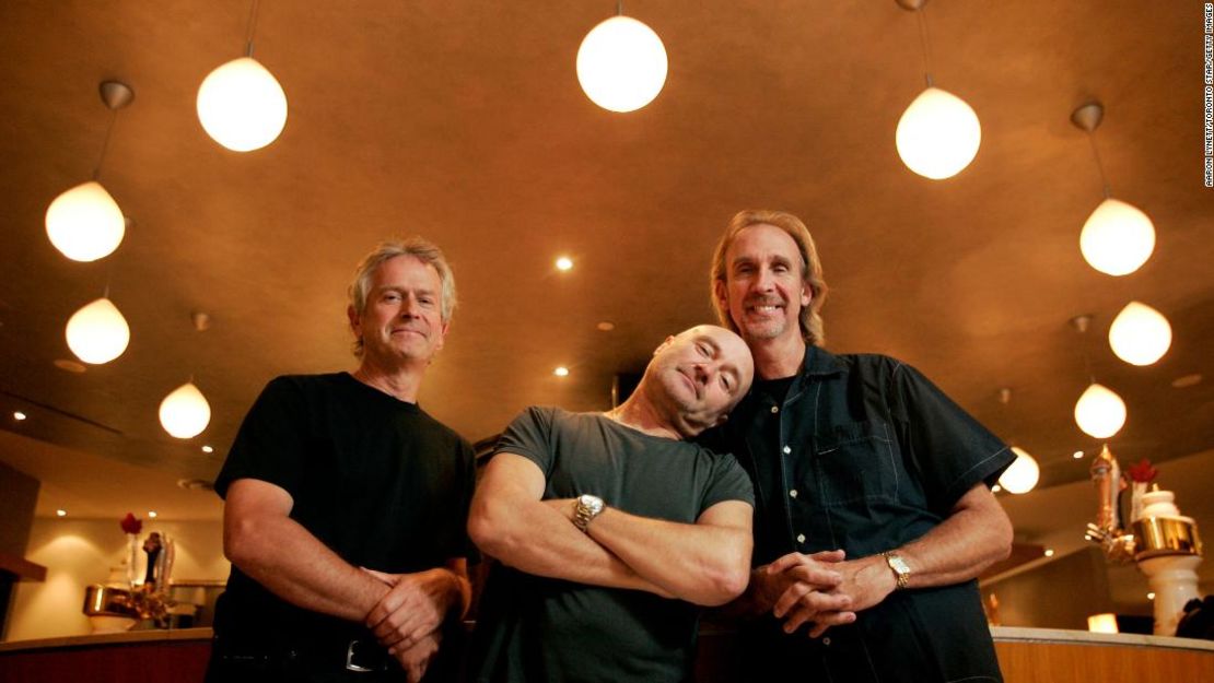 De izquierda a derecha: Tony Banks, Phil Collins y Mike Rutherford, integrantes de Genesis.
