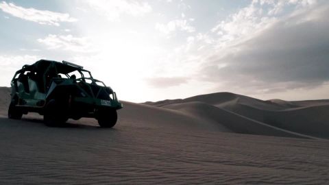 CNNE 787416 - buggies en el increible oasis de huacachina, en peru