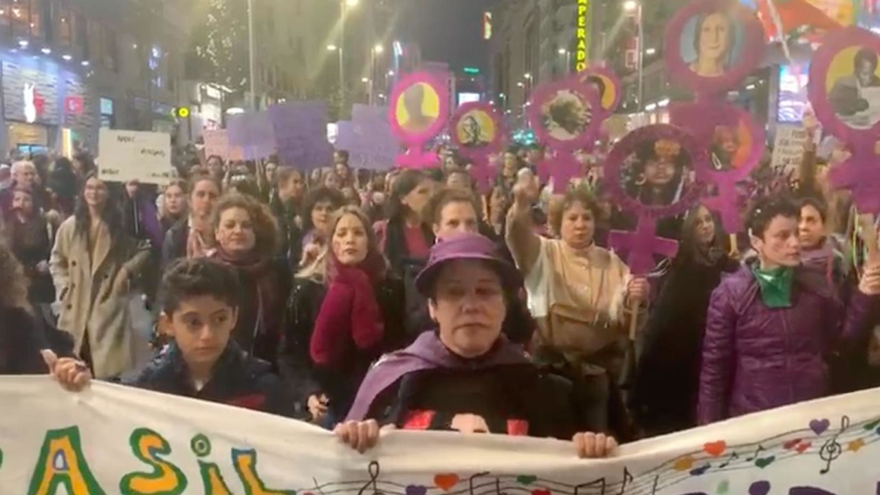 CNNE 787984 - mexico conmemora las mujeres en el dia internacional de la mujer