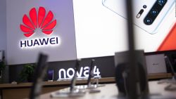 CNNE 789369 - huawei presentara sus nuevos telefonos virtualmente