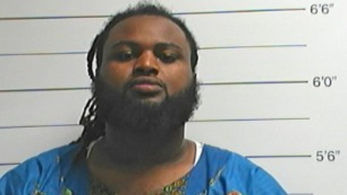 Cardell Hayes está acusado de asesinato en segundo grado.