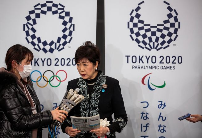 Yuriko Koike, gobernadora de Tokio, dice que cancelar los Juegos Olímpicos es impensable.