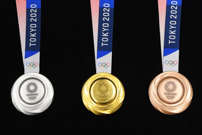 Las medallas fueron hechas con la recolección de dispositivos móviles después del lanzamiento de una campaña llamada "Medalla de todos”. Se recolectaron alrededor de 79.000 toneladas de teléfonos celulares usados ​​y otros dispositivos electrónicos pequeños. Getty Images