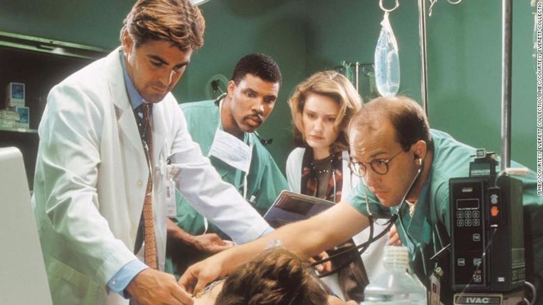 George Clooney, Eriq La Salle, Sherry Stringfield y Anthony Edwards in "ER." (NBC / Cortesía Everett Collection).