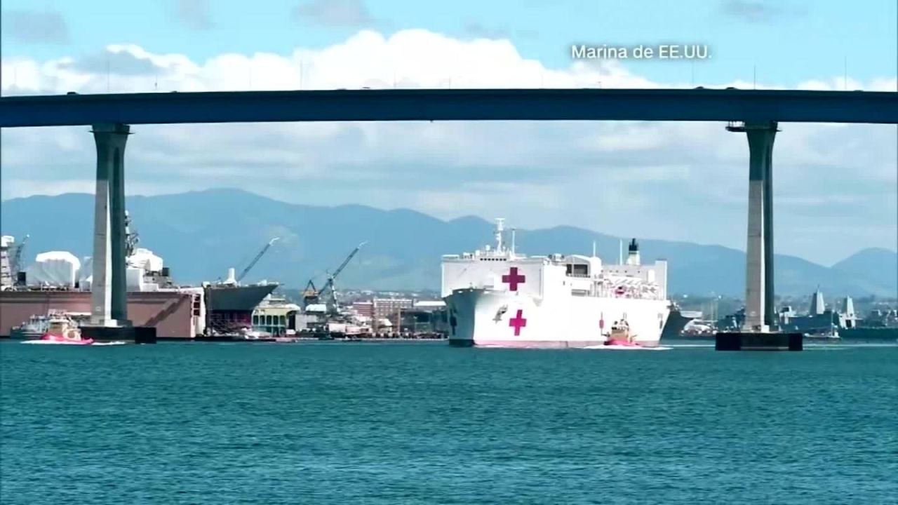 CNNE 799957 - un buque hospital llega al puerto de los angeles