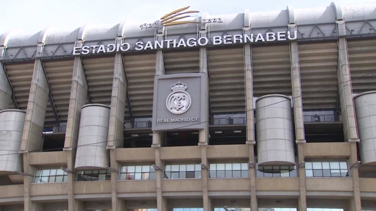 CNNE 799985 - santiago bernabeu convertido en un deposito farmaceutico