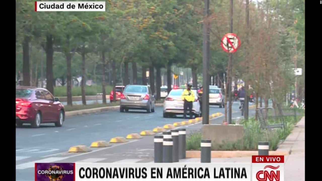 CNNE 802139 - el trafico de ciudad de mexico sigue pese a covid-19