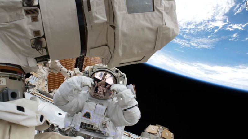 Tus hijos pueden convertirse en astronautas y explorar el espacio desde casa con la nasa | cnn