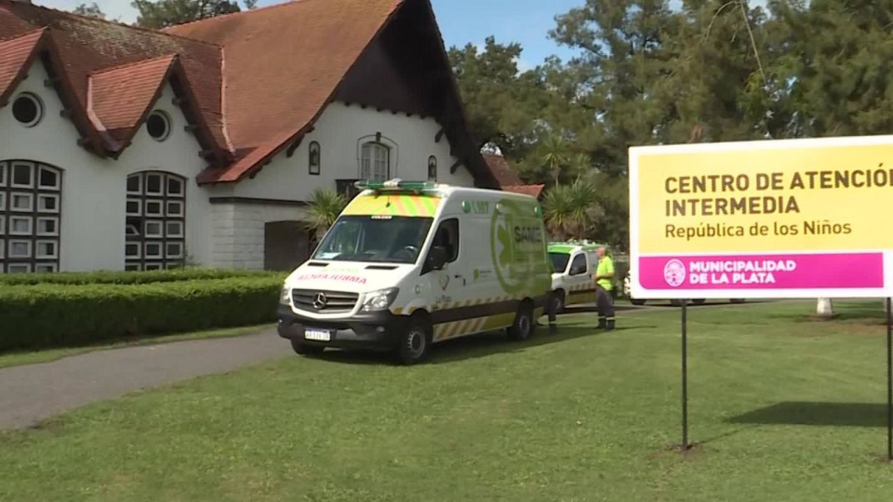 CNNE 807841 - asi preparan ambulancias para pacientes de covid-19