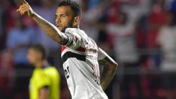 CNNE 808334 - dani alves y su show en plena limpieza