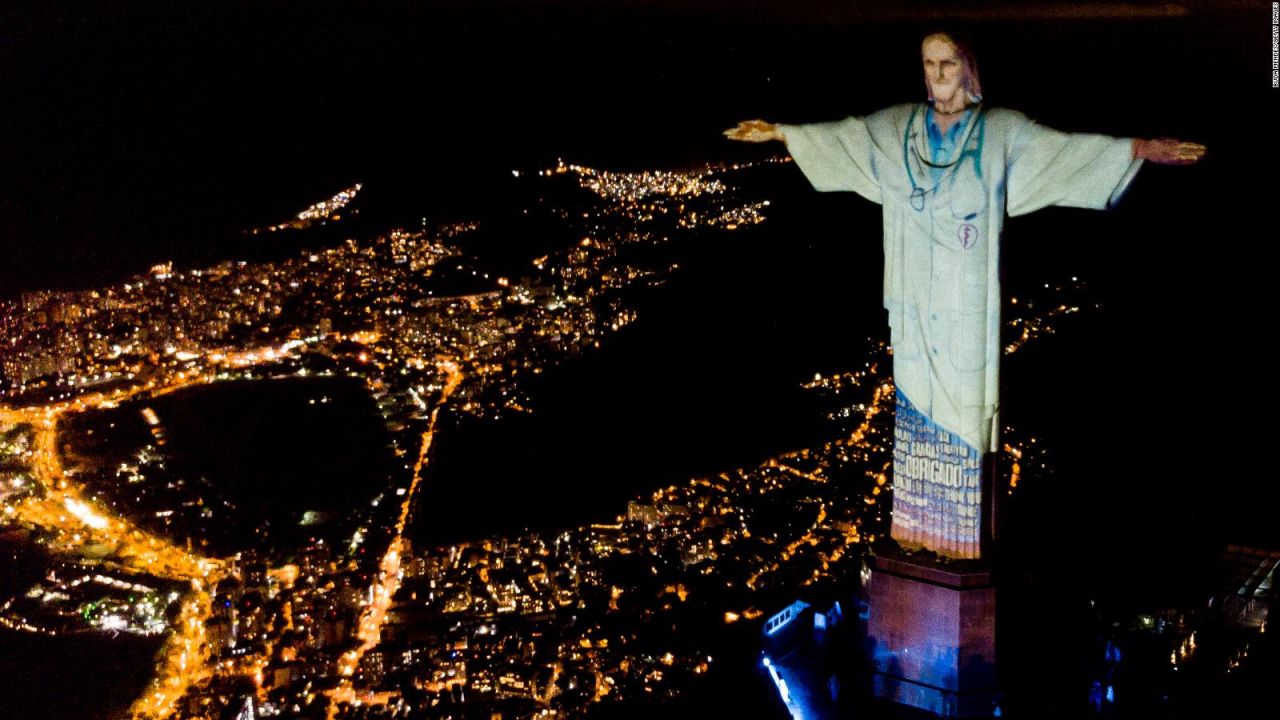 CNNE 808930 - mira como el cristo redentor rinde homenaje a los medicos