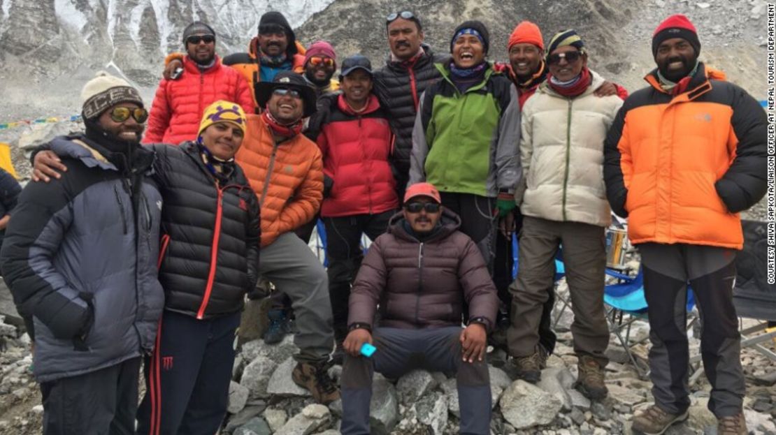 CNNE 808dc423 - 160524072234-everest-climbers-may-2016-exlarge-169